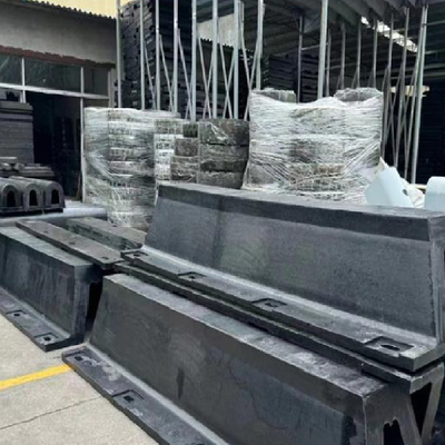 Μαύρο φελλό από καουτσούκ για ανθεκτική προστασία λιμανιού και αποβάθρας